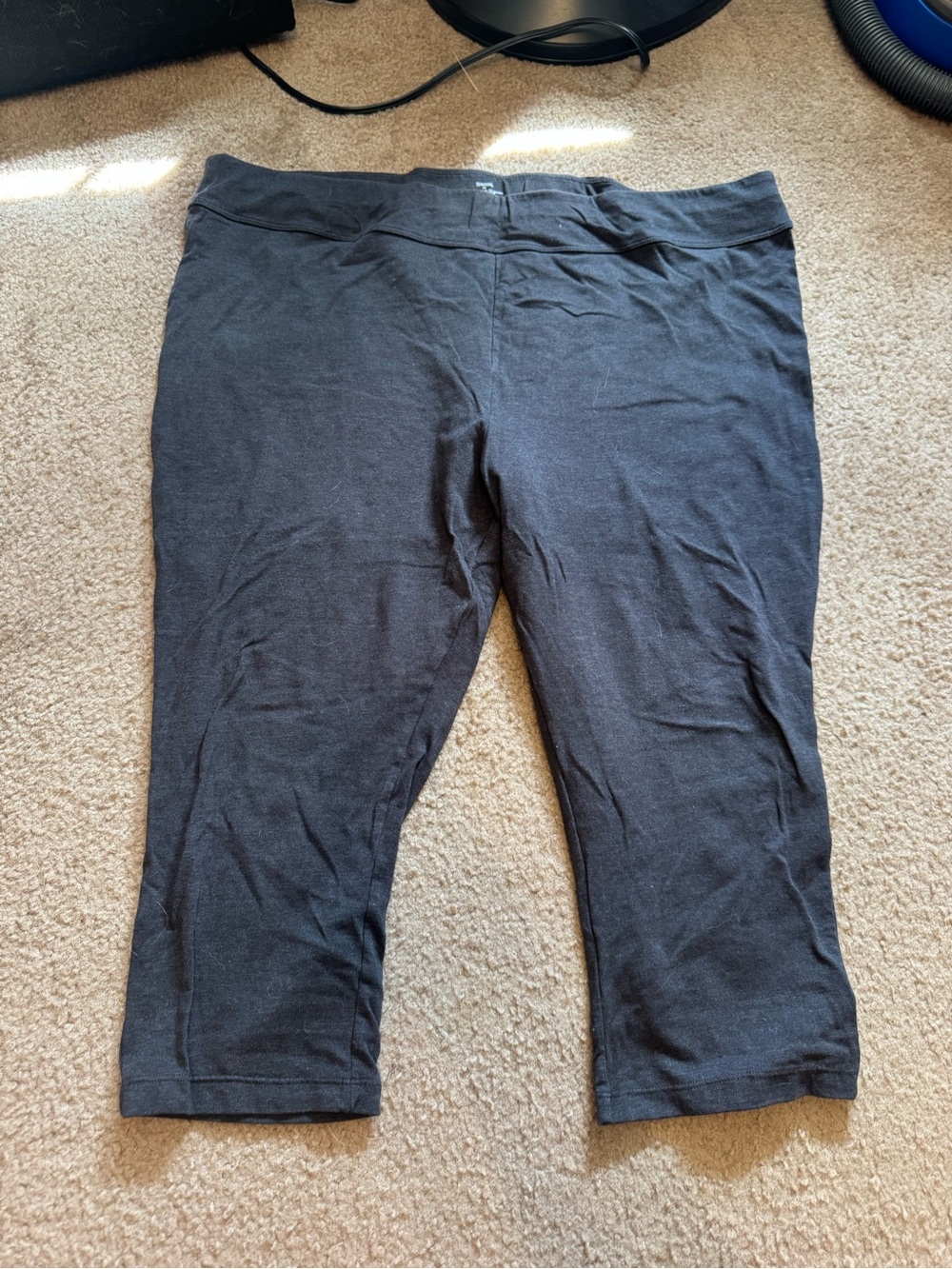 Women’s Grey Capri Leggings - Comfortable Stretch Fit
